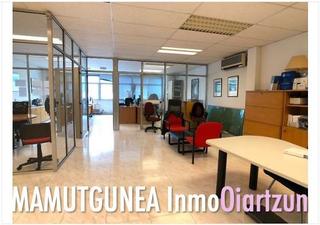 Oficina  N/a. Oficina, lista para entrar, situada en la segunda planta de edif