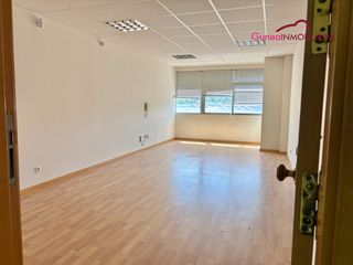 Miete Büro in Astigarrako bidea 2. Oportunidad única para tu negocio en el corazón financiero de oi