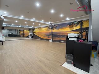 Rent Business premise in Astigarrako bidea 4. Local acondicionado para actividades deportivas