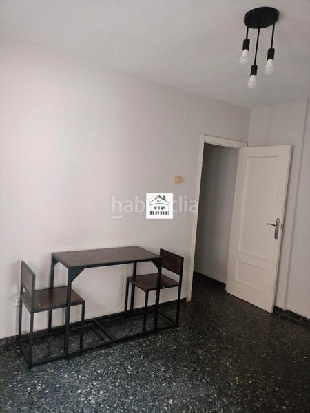 Foto f05ef842-2f22-4839-b29c-6def99745142. Alquiler piso en calle blasco ibáñez 18 se alquila piso en Albacete