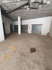 Local Comercial a Carretas - Pajarita. Vip home vende con vado permanente 2 cocheras, 1 plaza de garaje