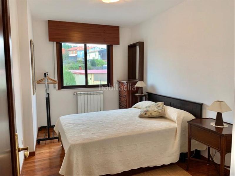 Foto 06664b74-1fcb-4758-b3af-fe1dad8171e0. Casa bifamiliare in rúa de lamas de abade 23 in Castiñeiriño - Cruceiro de Sar Santiago de Compostela