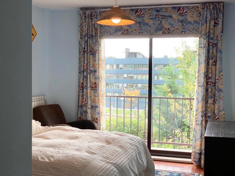 Foto 426322d2-11f1-4c35-bbb7-7782885c03b3. Casa bifamiliare in rúa de lamas de abade 23 in Castiñeiriño - Cruceiro de Sar Santiago de Compostela