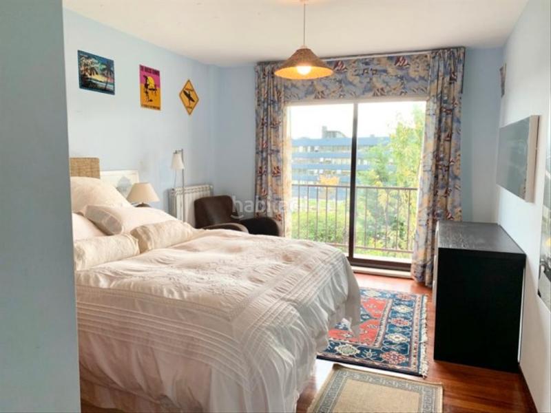 Foto 76fd984e-1979-464d-af8d-62edf6bd5a8e. Casa bifamiliare in rúa de lamas de abade 23 in Castiñeiriño - Cruceiro de Sar Santiago de Compostela