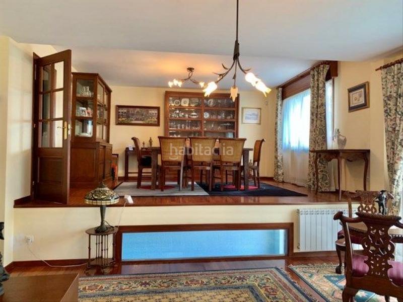 Foto 81066165-bdee-45b8-895e-4209d4793152. Casa bifamiliare in rúa de lamas de abade 23 in Castiñeiriño - Cruceiro de Sar Santiago de Compostela