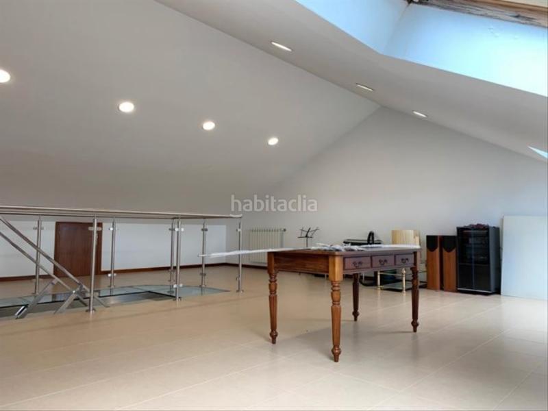 Foto f3011435-9249-4440-bc44-3d1eb81ac524. Casa bifamiliare in rúa de lamas de abade 23 in Castiñeiriño - Cruceiro de Sar Santiago de Compostela