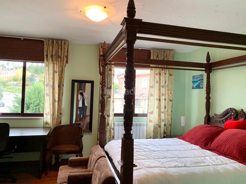 Foto f5c83910-2e5c-42c7-bd03-71c656373826. Casa bifamiliare in rúa de lamas de abade 23 in Castiñeiriño - Cruceiro de Sar Santiago de Compostela