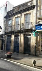 Maison à Avenida de fernando conde 131. Casa de varias plantas en el centro de a estrada