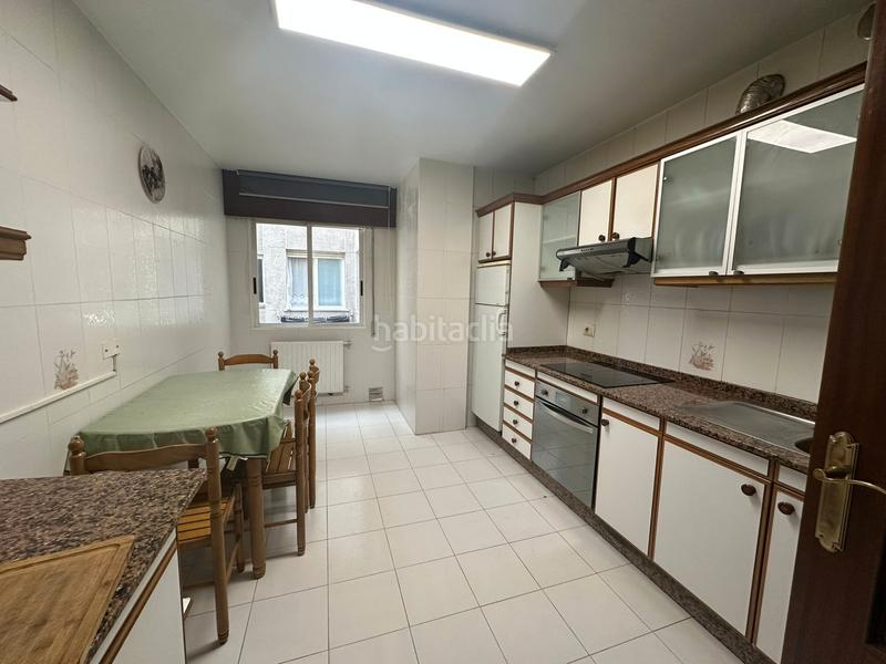 Foto 23d143b4-5a12-469b-ba5e-cccef2a36494. Piso en avenida rosalía de castro 34 piso amplio y luminoso 3 dormitorios, 2 pequeños balcones, baño, aseo en Ames