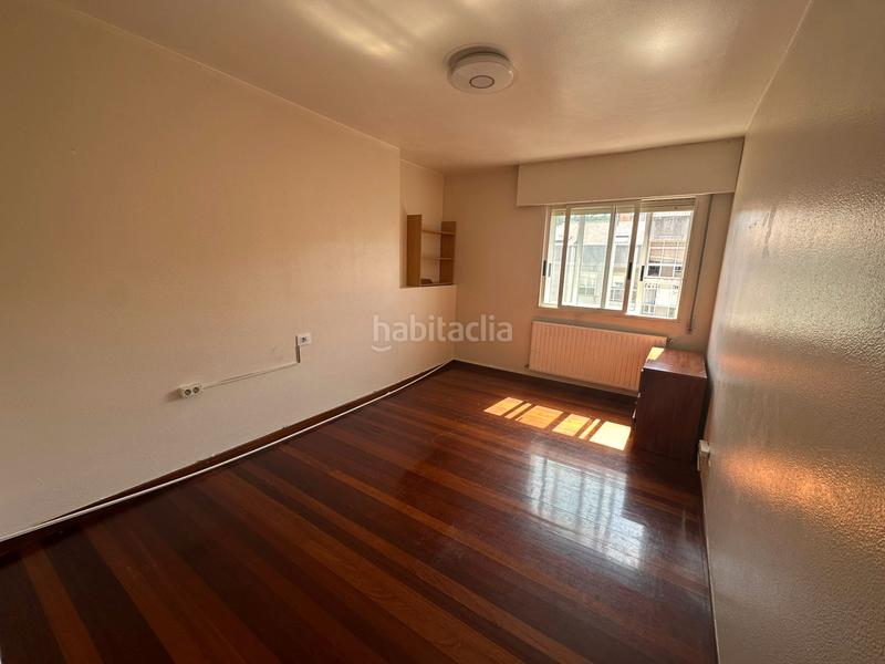 Foto 376eb075-fa95-4c57-a0d0-a2f40d583761. Piso en avenida rosalía de castro 34 piso amplio y luminoso 3 dormitorios, 2 pequeños balcones, baño, aseo en Ames