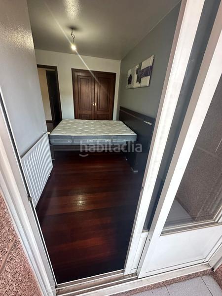 Foto 7c95c6bf-4a4f-4389-a638-42602def1f81. Piso en avenida rosalía de castro 34 piso amplio y luminoso 3 dormitorios, 2 pequeños balcones, baño, aseo en Ames
