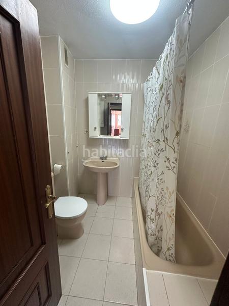 Foto 9af40564-7109-4549-b4aa-279603ba5bc3. Piso en avenida rosalía de castro 34 piso amplio y luminoso 3 dormitorios, 2 pequeños balcones, baño, aseo en Ames