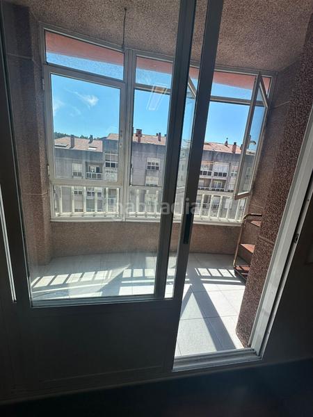 Foto d43a4a82-3c39-4d0a-ac28-097b63ae562b. Piso en avenida rosalía de castro 34 piso amplio y luminoso 3 dormitorios, 2 pequeños balcones, baño, aseo en Ames