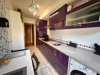Flat in Avenida vinteseis 45. Piso en lestedo