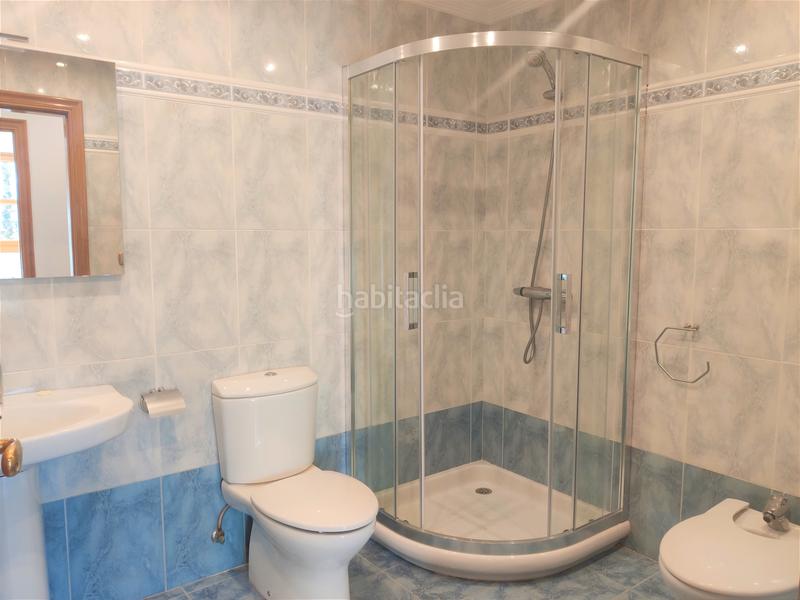 Foto 160dcaf1-c261-4fd0-b619-a109618bc7e7. Casa adossada amb aparcament a Egia Donostia - San Sebastián