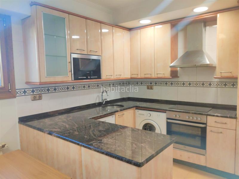 Foto 8437a293-e577-4327-a1dc-847785df7428. Casa adossada amb aparcament a Egia Donostia - San Sebastián