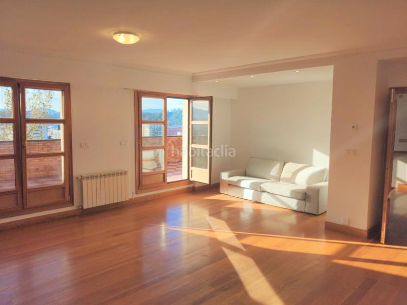 Foto 8ea04aa6-6b22-4b78-8cf0-31fd557d12f0. Casa adossada amb aparcament a Egia Donostia - San Sebastián