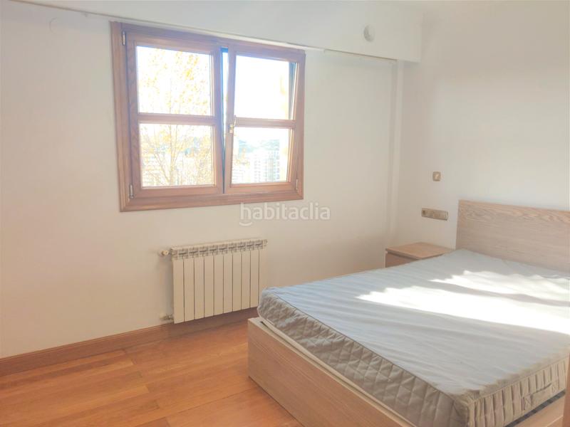 Foto cbf07586-140d-4aa4-8f19-89bd9dc5fc51. Casa adossada amb aparcament a Egia Donostia - San Sebastián