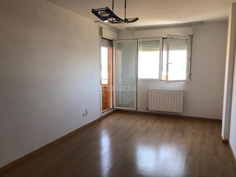 Foto 27ea1147-cee9-4116-9a52-f5c565e434ac. Piso en Valdefierro Zaragoza
