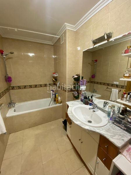 Foto c0d498cb-2c7a-4b27-9ac3-c73e8a3fddda. Pis amb calefacció aparcament a Calahorra