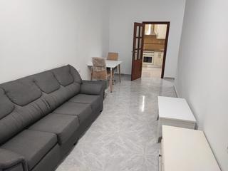 Miete Etagenwohnung  Avenida juan carlos i, rey. Piso de un dormitorio situado en plena avenida principal de la c