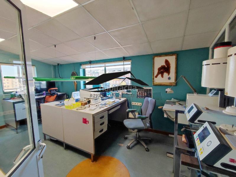 Foto b3d87a62-9b70-46a9-b36d-c0e4039ddc38. Oficina  en venta en alto rollo, 4 dormitorios. en Salamanca