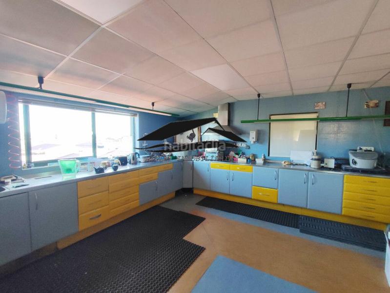 Foto c669fcdf-cee6-4795-8c88-607e78a8d7bf. Oficina  en venta en alto rollo, 4 dormitorios. en Salamanca