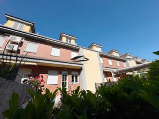 Xalet a Los nardos sn. Chalet en venta en urbanización  los cisnes, 4 dormitorios.