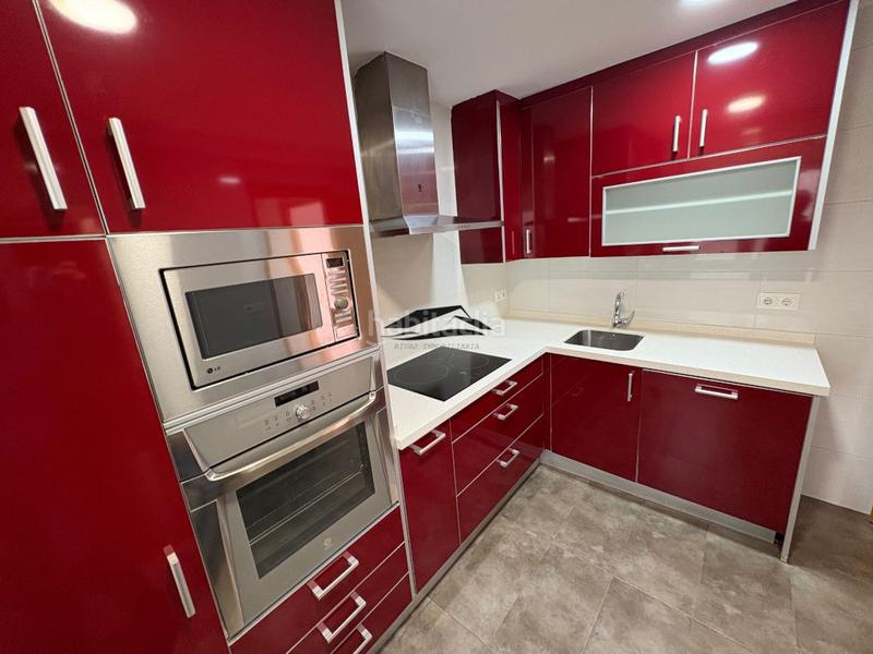 Foto ae99967e-082d-4b79-9f6a-c8c260d79952. Rent flat with heating in Salesas Salamanca