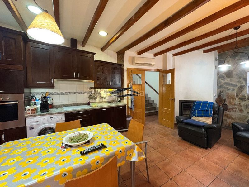 Foto 03bd956a-fdd1-4684-b7f9-1447263749a9. Casa amb calefacció aparcament a Santibáñez de la Sierra