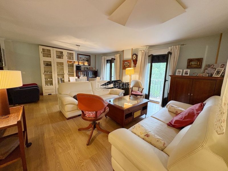 Foto 3383e6b8-be2a-407f-9a36-b84cae811307. Casa amb calefacció aparcament a Santibáñez de la Sierra