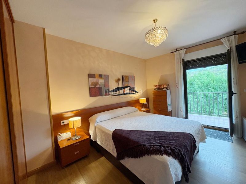 Foto 389c1717-4011-4340-a4bc-3f09daf43813. Casa amb calefacció aparcament a Santibáñez de la Sierra