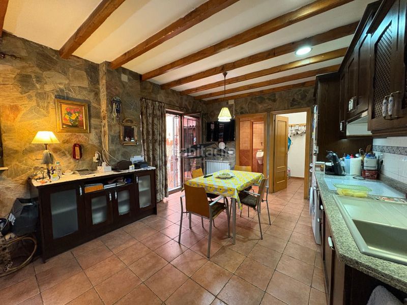 Foto 4b7a8ceb-bf70-475b-9eba-45c1c961b55b. Casa amb calefacció aparcament a Santibáñez de la Sierra