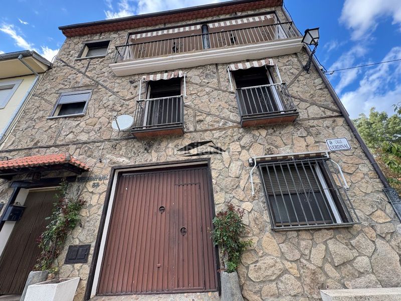 Foto b08d967d-c547-4bd6-a1a4-15692dc9ddc1. Casa amb calefacció aparcament a Santibáñez de la Sierra