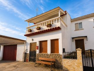 Casa  Capilla. Casa pueblo en venta en peralejos de abajo, 5 dormitorios.