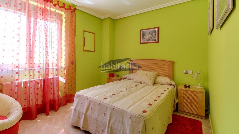 Foto c8f76636-3e18-4fc1-9730-6162628e33d4. Xalet amb calefacció aparcament piscina a Villamayor