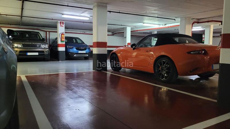 Foto 2496c9bd-53bd-414d-8c57-332b4c2deb1f. Parking voiture dans Paseo Independencia Zaragoza