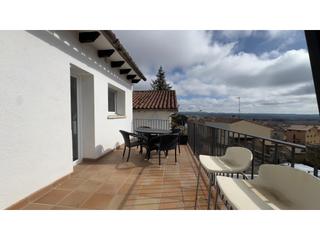 Casa a Moi. Casa con dos viviendas