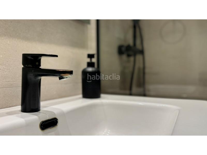 Foto bac56f56-f5ed-44bf-bdce-a23b82ec2873. Piso pis a floridablanca 3 habitacions en Sant Antoni Barcelona
