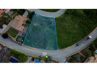 Wohngrundstück in Calle clotes les 6. Parcela de 1.107 m en entorno natural privilegiado