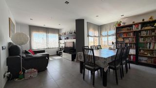 Appartement  Filipines de les. Piso reformado de 4 habitaciones