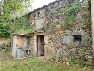 Masia a Carballo. Casa de piedra a restaurar
