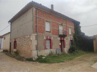 Casa  Salon. Fabulosa casa individual para reformar a su gusto con terreno de