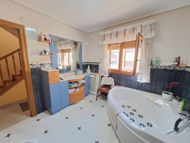 Foto a4fc2d4f-0c6d-4296-b609-bfee78752d13. Casa pareada pareado en venta en Tardajos