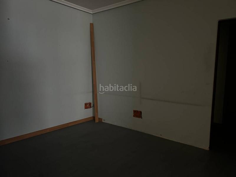 Foto c479dee8-2525-4e64-a4fa-89b0251ba5c4. Rent business premise in Reyes Católicos Burgos