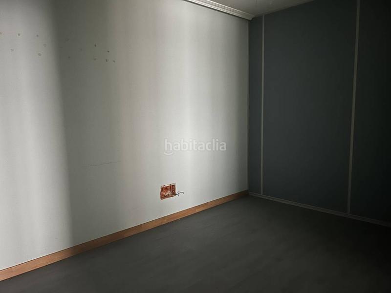 Foto c8c49cd6-6d9c-491d-9956-dfd097eb0002. Rent business premise in Reyes Católicos Burgos
