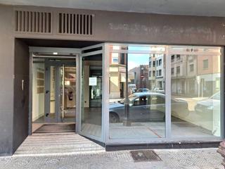 Location Local commercial  Progreso. Local en alquiler en plaza vegasan pedro de cardeña09002