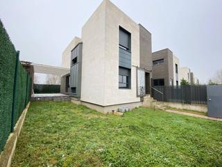 Xalet a Villalbilla de Burgos. Espectacular chalet unifamiliar en burgos