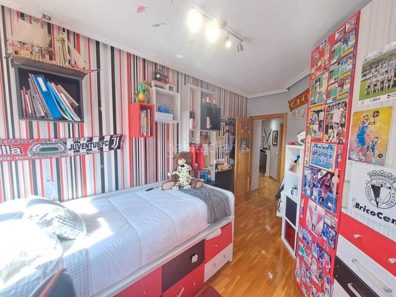 Foto b909b1b6-7485-4d16-9681-f1d60286e6f6. Pis amb calefacció aparcament a Barriada de Yagüe Burgos