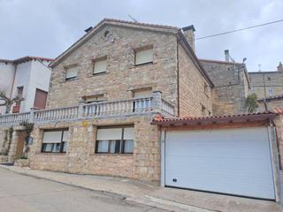 Maison  Real. Precioso casoplon de piedra de 3 plantas con terraza y garaje a